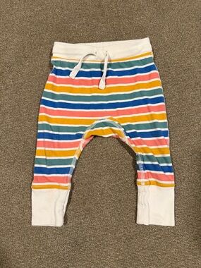 Hanna Andersson Rainbow Stripe Leggings with White Waistband and Cuffs